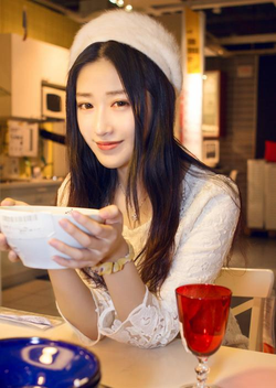 韩国年轻漂亮的 子1在线观看平台展示